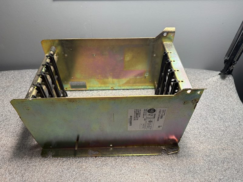Модуль ввода-вывода Allen-Bradley 1771-A1B