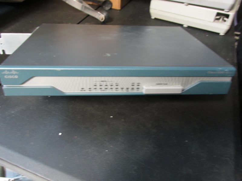 Маршрутизатор Cisco 1811