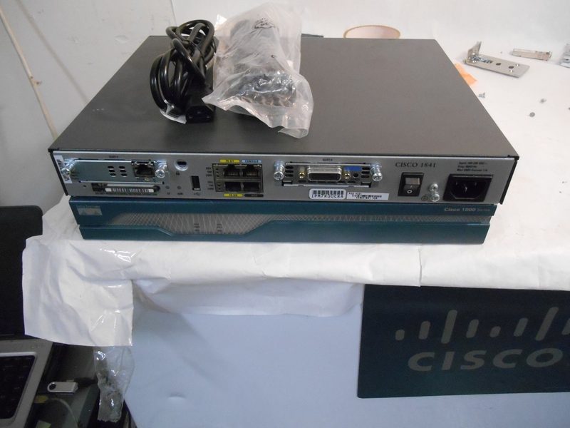 Маршрутизатор Cisco 1841