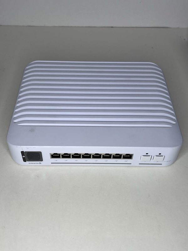 Коммутатор Ubiquiti 1G-10G