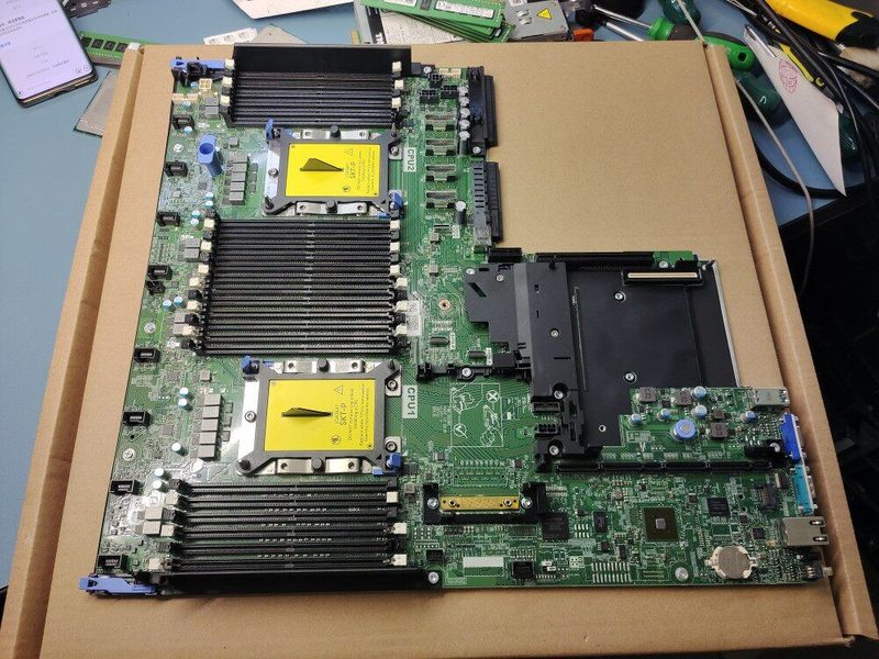 Материнская плата Dell 1YM03