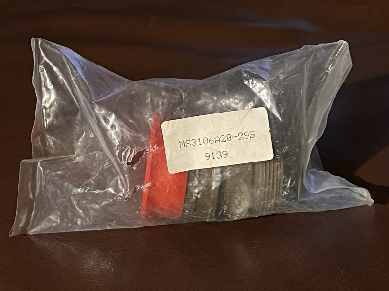 Электронный компонент Amphenol 20-29P