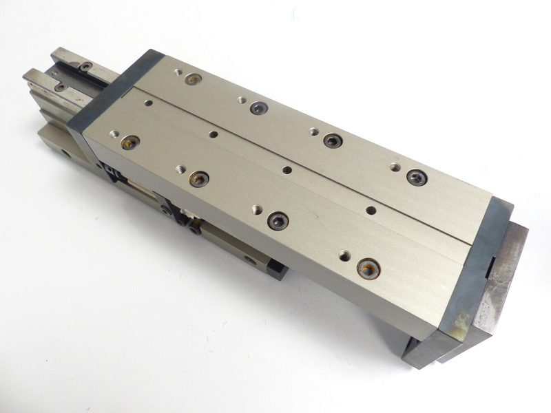GPU-ускоритель Schunk 200-H100