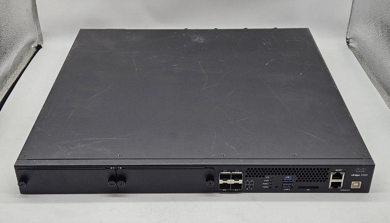 Коммутатор Cisco 2000