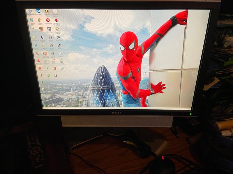 Монитор Dell 2009WT