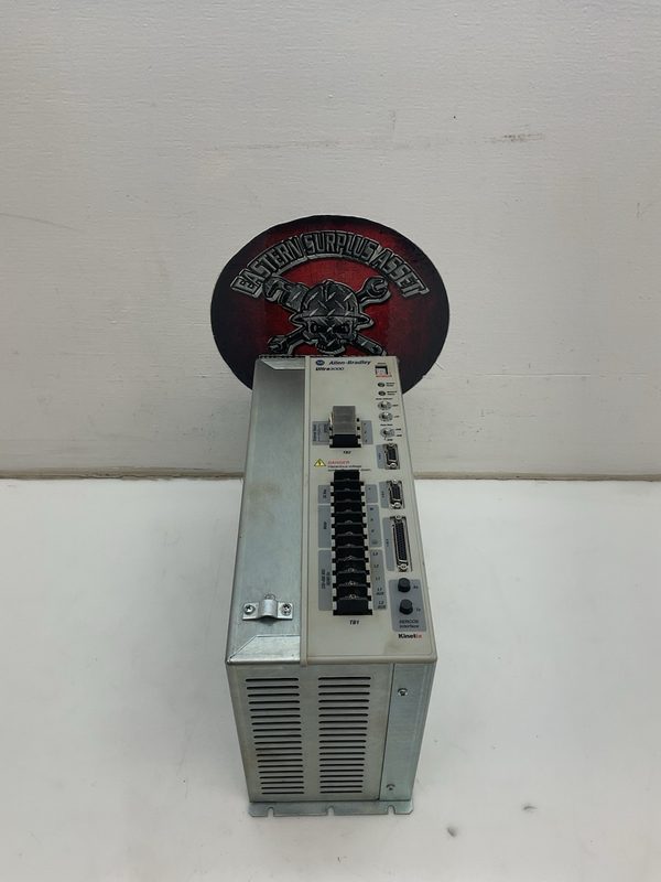 Сервопривод Allen-Bradley 2098-DSD-HV030-SE