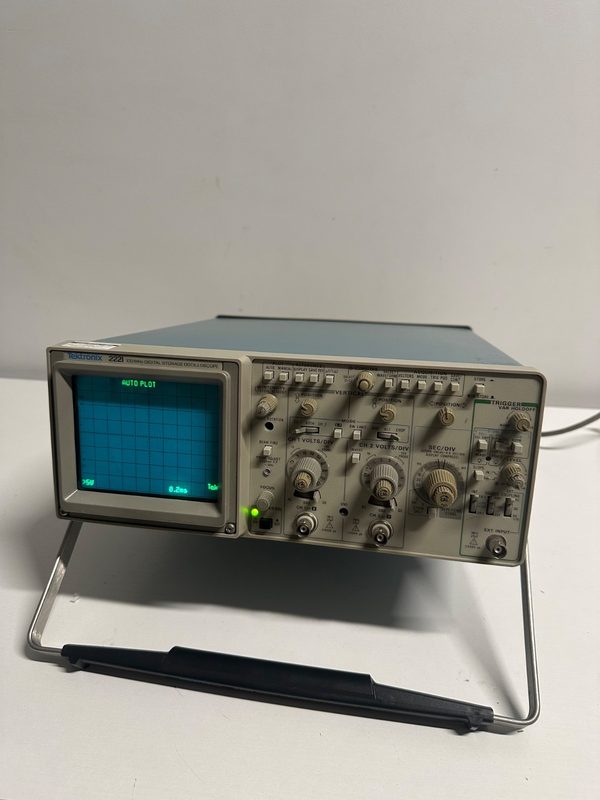 Осциллограф Tektronix 2221