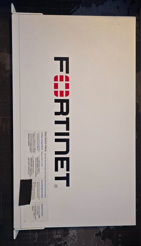 Коммутатор Fortinet 224D-FPOE