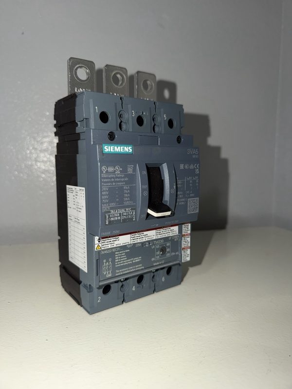 Автоматический выключатель Siemens 225AMP