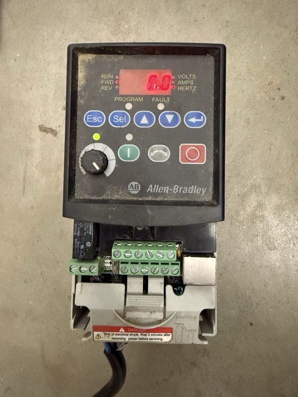 Частотный преобразователь Allen-Bradley 22A-B8P0N104