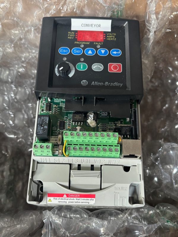 Частотный преобразователь Allen-Bradley 22B-E3P0N104