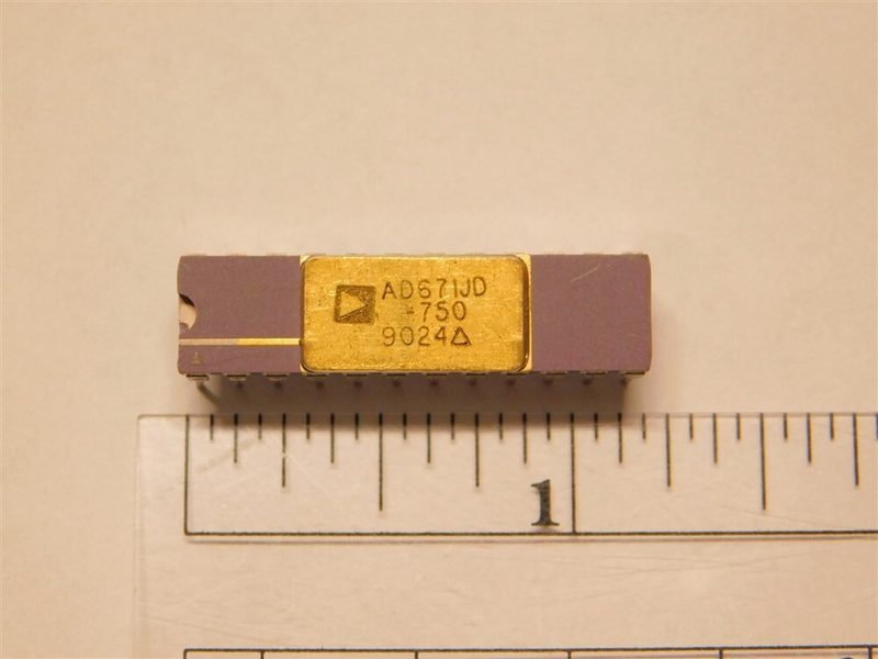 Микросхема Analog Devices 24-CERDIP