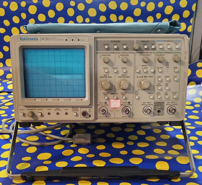 Осциллограф Tektronix 2430