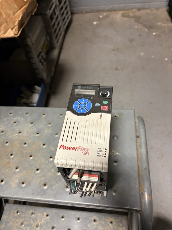 Частотный преобразователь Allen-Bradley 25B-D2P3N114