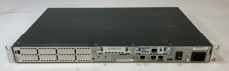 Маршрутизатор Cisco 2600