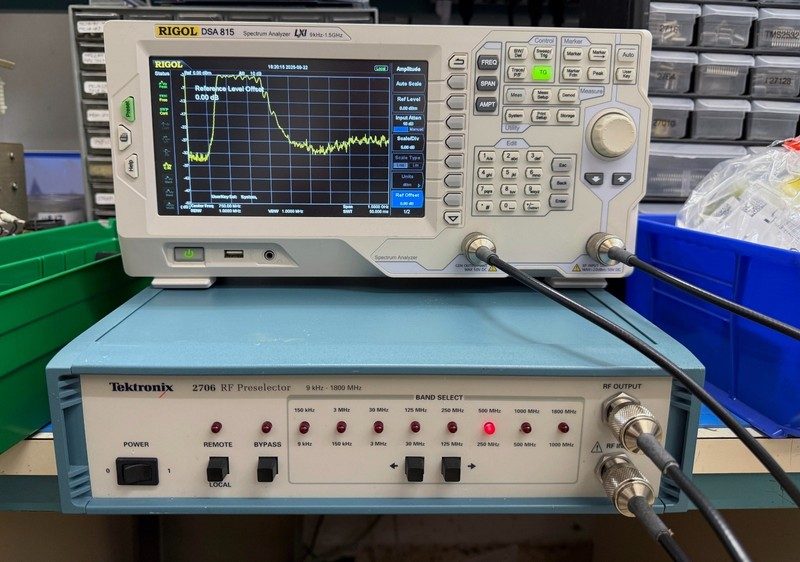 Анализатор спектра Tektronix 2706