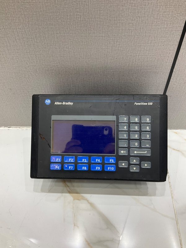 Панель оператора Allen-Bradley 2711-B5A9L1