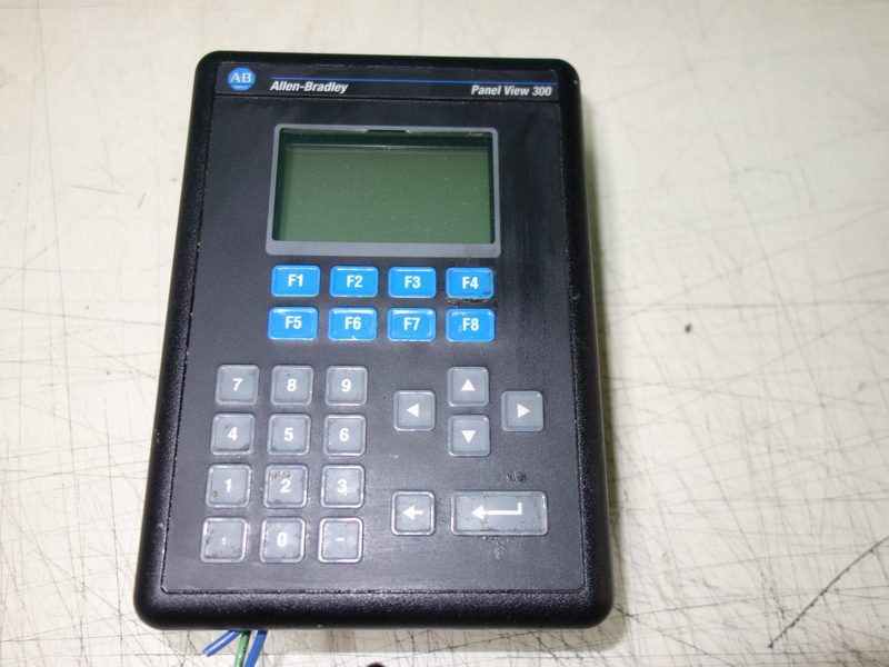 Панель оператора Allen-Bradley 2711-K3A17L1