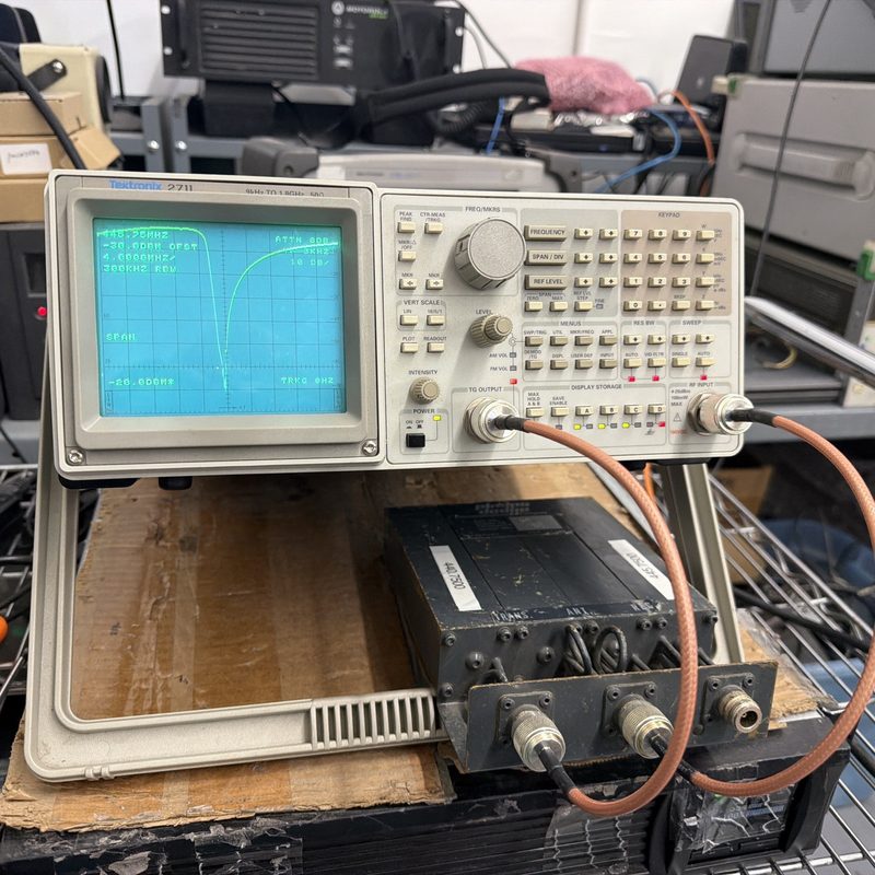 Анализатор спектра Tektronix 2711