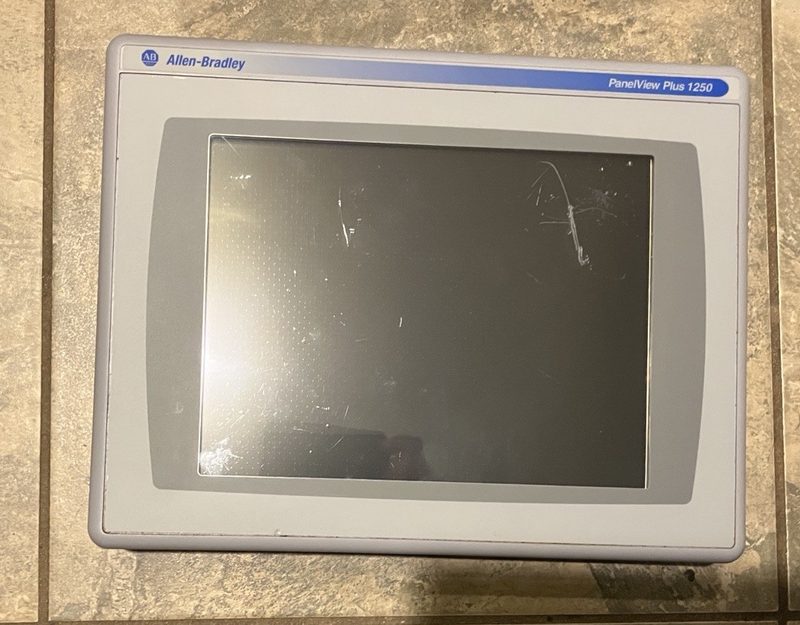 Панель оператора Allen-Bradley 2711P-T12C4B2