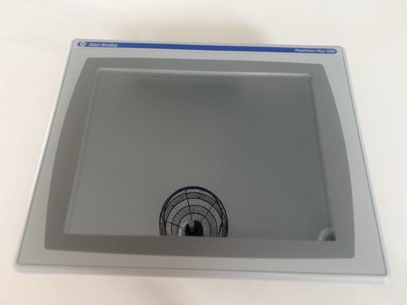 Панель оператора Allen-Bradley 2711P-T15C4D9