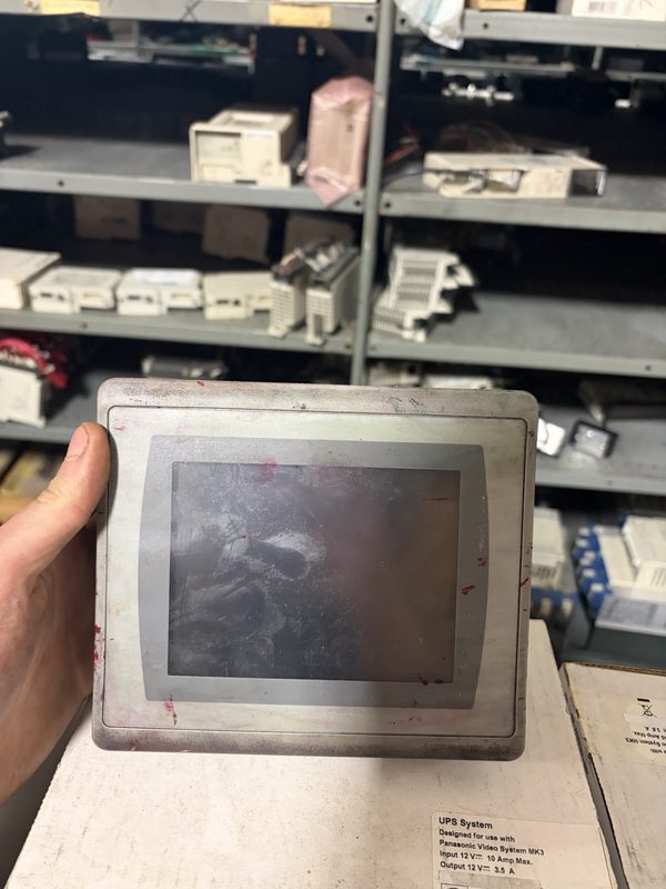 Панель оператора Allen-Bradley 2711P-T6C22D8S