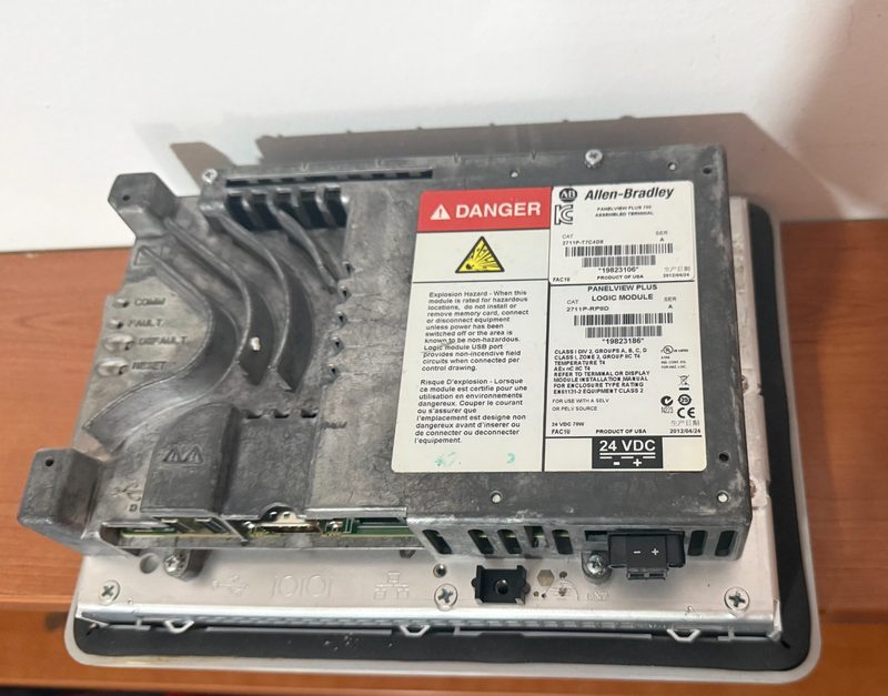 Панель оператора Allen-Bradley 2711P-T7C4D8