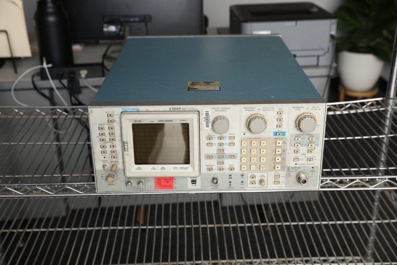 Анализатор спектра Tektronix 2754P