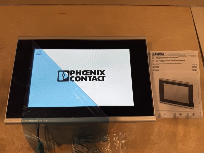 Панель оператора Phoenix Contact 3090WP/9