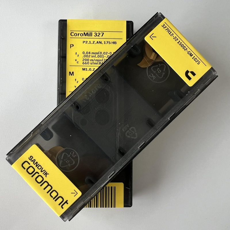 Режущий инструмент Sandvik 327R12-2215002-GM