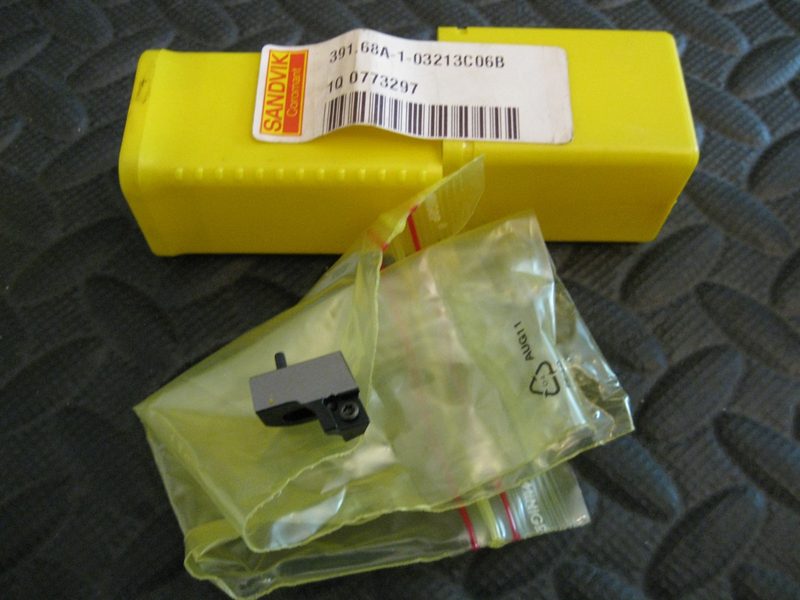 Режущий инструмент Sandvik 391.68A-1-03213C06B