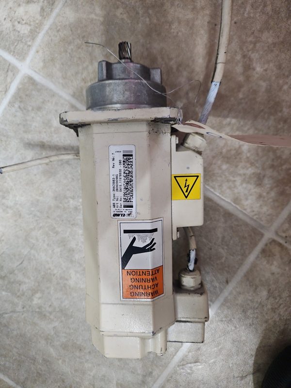 Серводвигатель ABB 3HAC5883-1