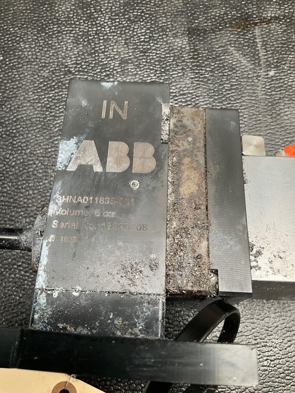 Насос ABB 3HNA011835-001