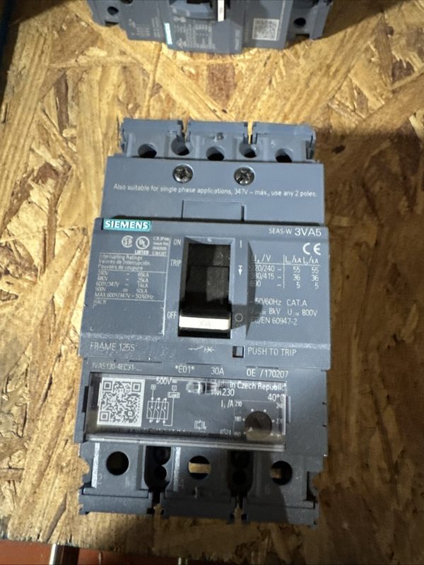 Автоматический выключатель Siemens 3VA5130-4EC31-0AA0
