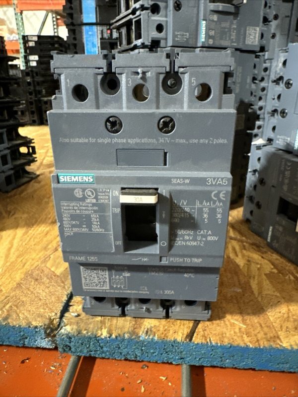 Автоматический выключатель Siemens 3VA5130-4ED31-0AA0
