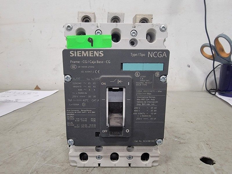 Автоматический выключатель Siemens 3VL1110-1KM30-0AA0