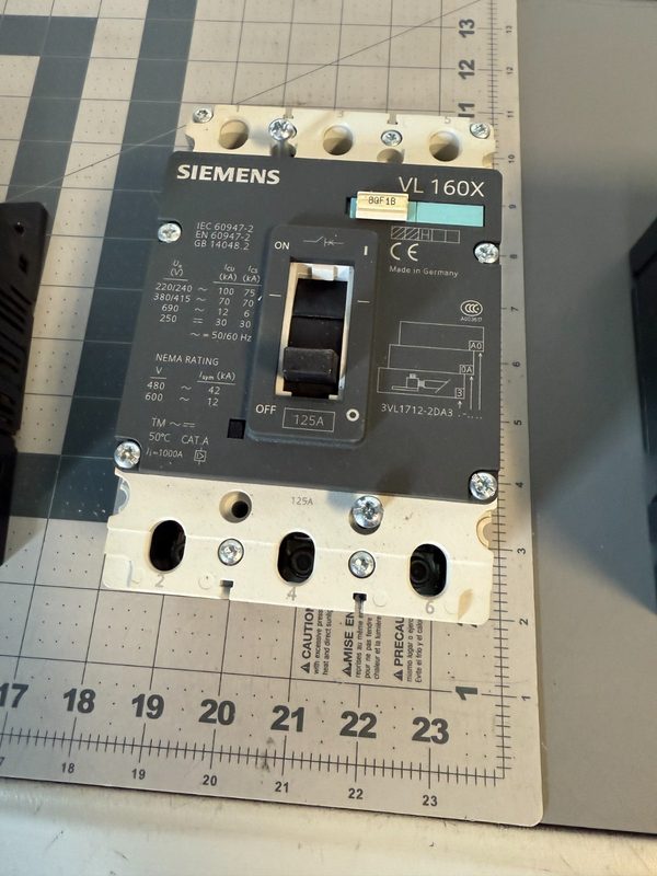 Автоматический выключатель Siemens 3VL1712-2DA33-0AA0