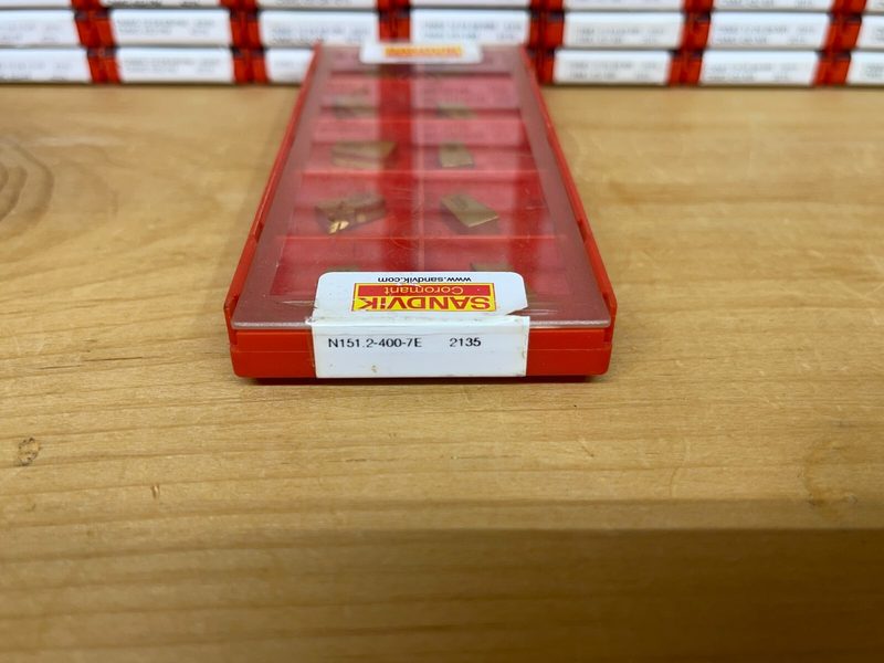 Режущий инструмент Sandvik 400-7E