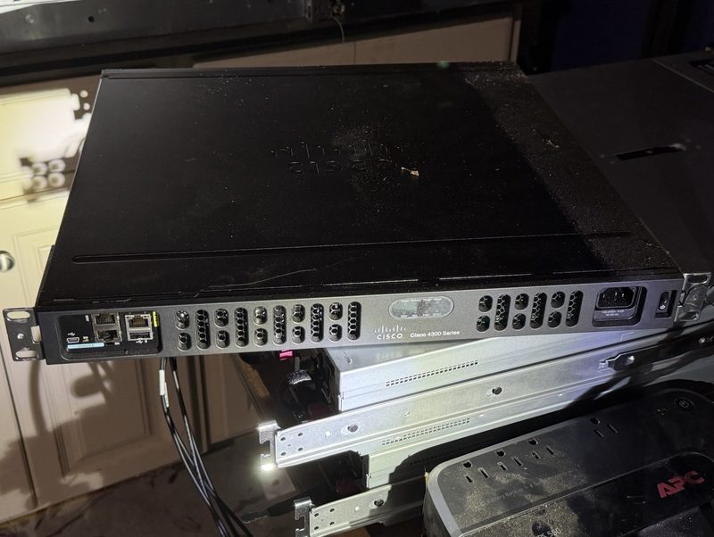 Маршрутизатор Cisco 4300