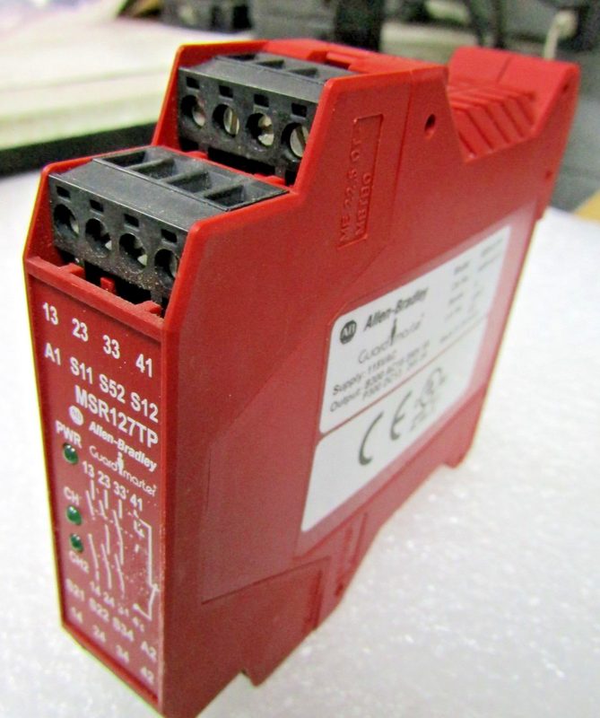 Реле безопасности Allen-Bradley 4404-N23131