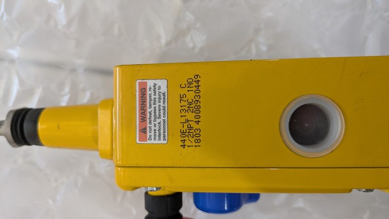 Реле безопасности Allen-Bradley 440E-L13175