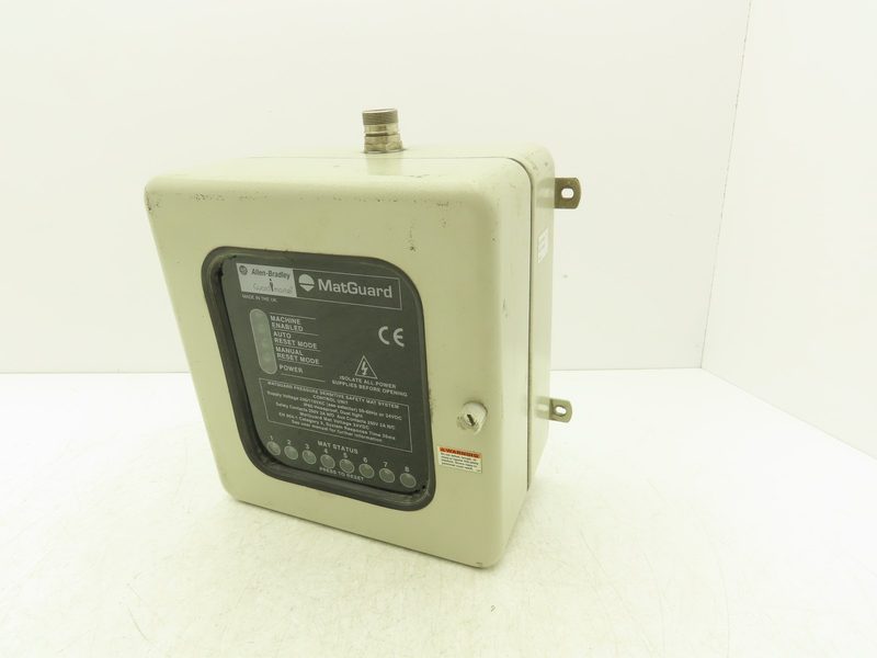 Реле безопасности Allen-Bradley 440F-C28026
