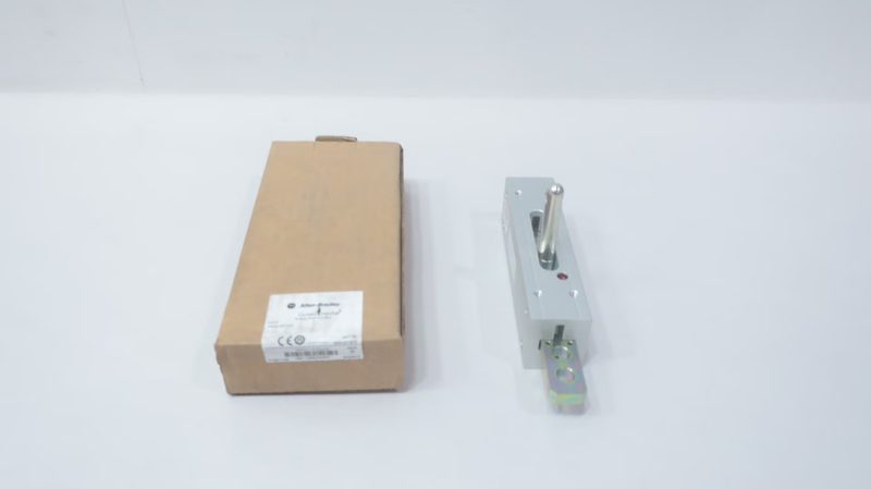Реле безопасности Allen-Bradley 440G-A27163