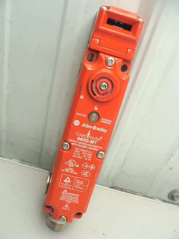 Реле безопасности Allen-Bradley 440G-MT47048