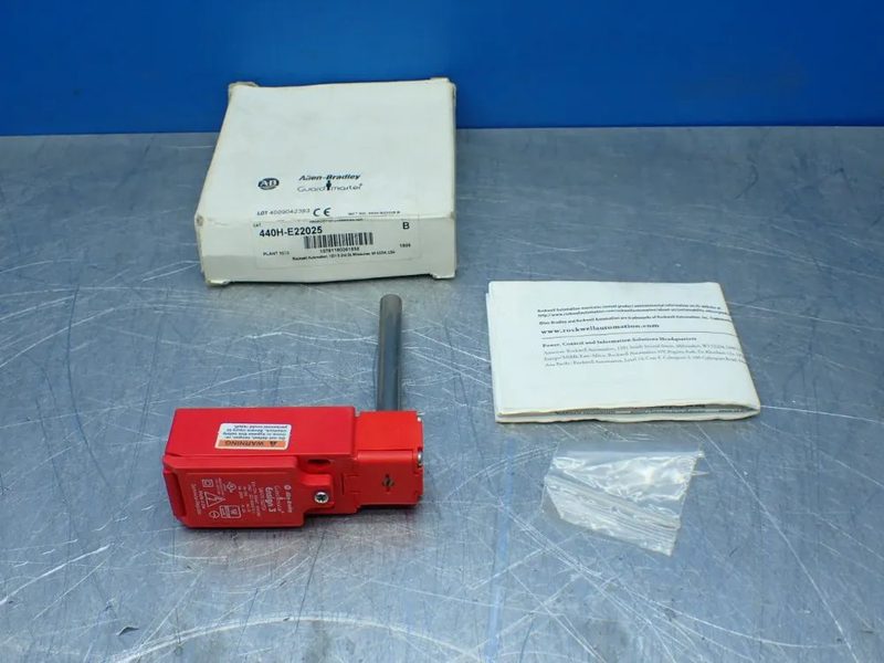 Реле безопасности Allen-Bradley 440H-E22025