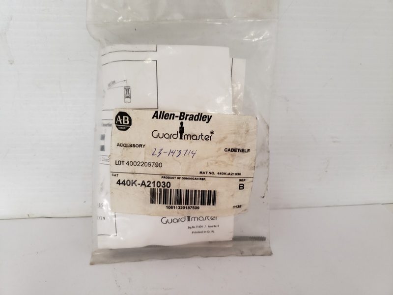 Реле безопасности Allen-Bradley 440K-A21030