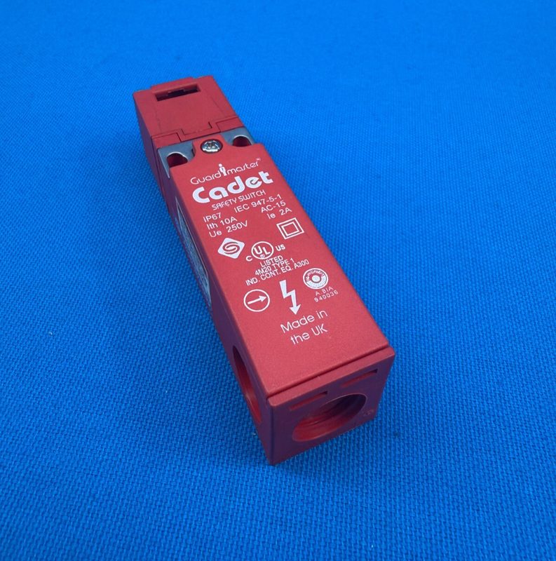 Реле безопасности Allen-Bradley 440K-C21046
