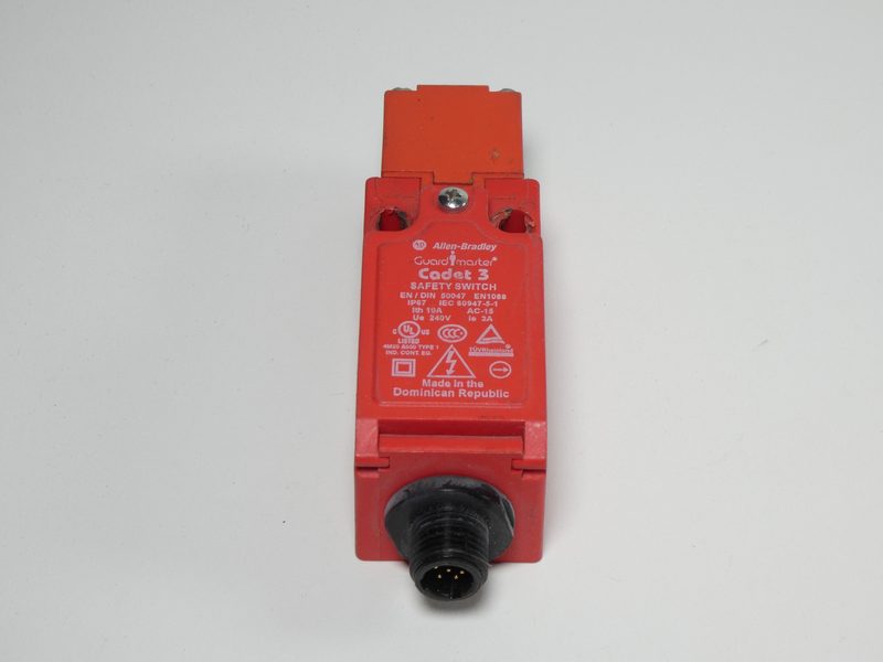 Реле безопасности Allen-Bradley 440K-C21068