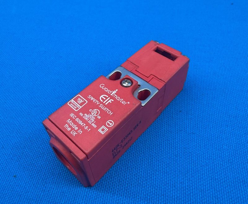 Реле безопасности Allen-Bradley 440K-E33045