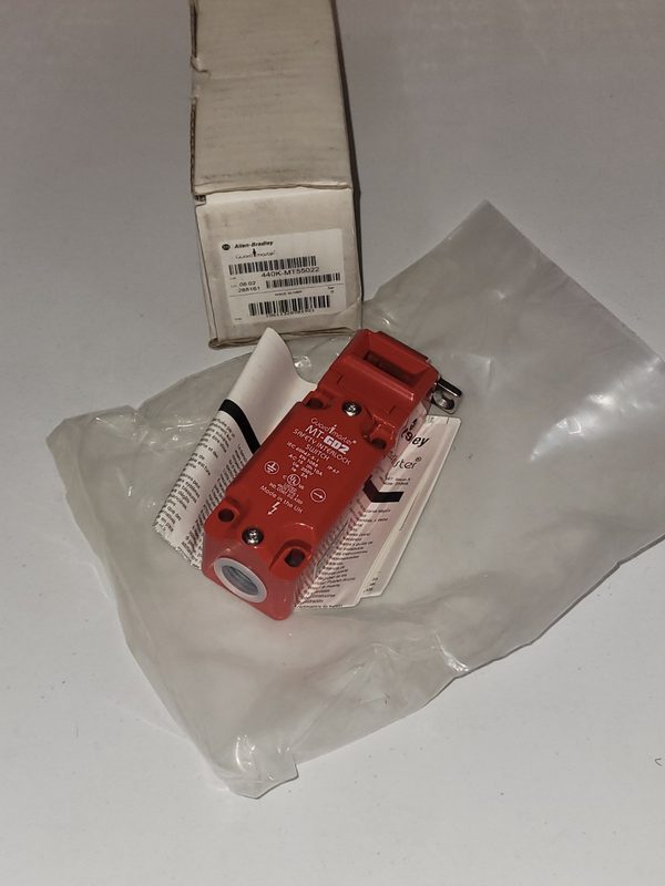 Реле безопасности Allen-Bradley 440K-MT55022